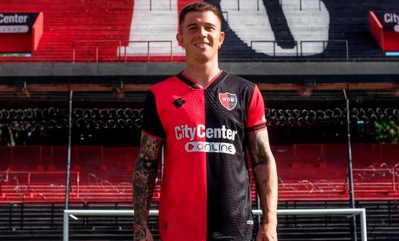 乐鱼app-阿媒：因转会支付违约，纽维尔老男孩遭到FIFA转会禁令处罚