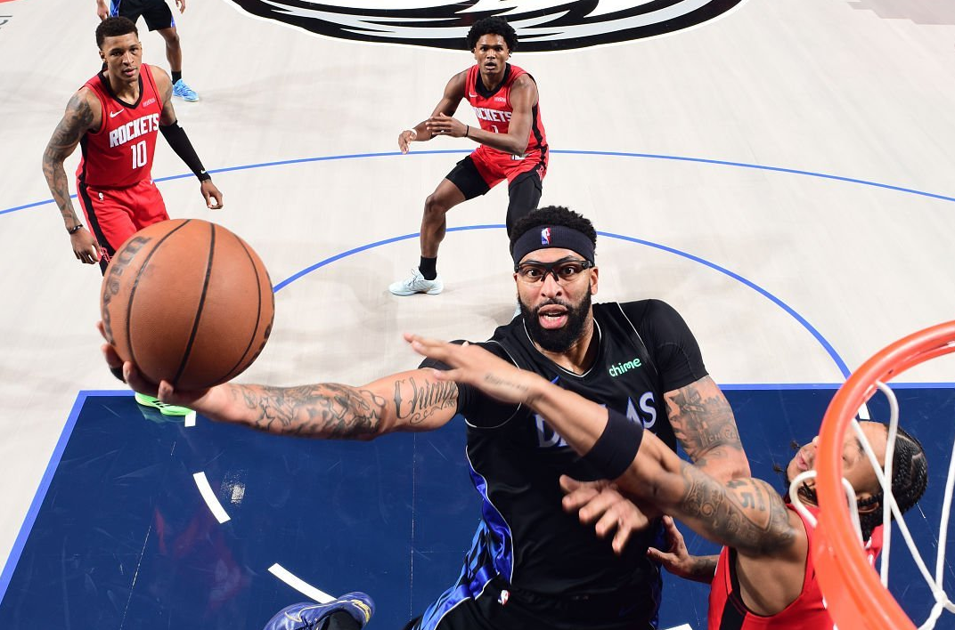 爆冷输8分，尴尬输13分，夺冠热门存短板！或许拆队才有机会冲冠